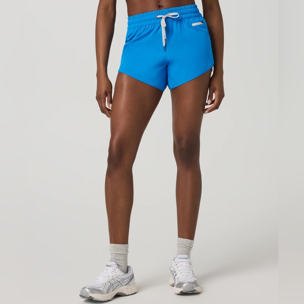 Vuori Clementine 2.0 Short 4”-NWT!!!